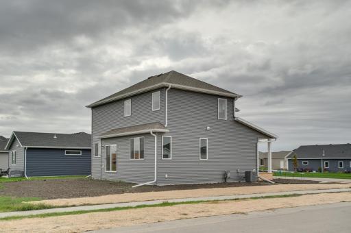 2534 Golden Lane S, Fargo, ND 58104