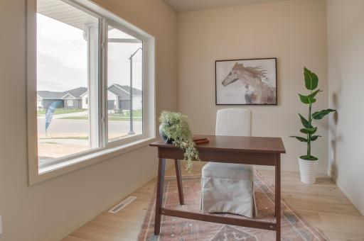 2534 Golden Lane S, Fargo, ND 58104