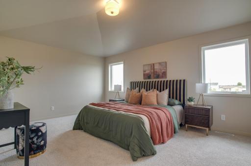 2534 Golden Lane S, Fargo, ND 58104