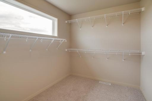 2534 Golden Lane S, Fargo, ND 58104
