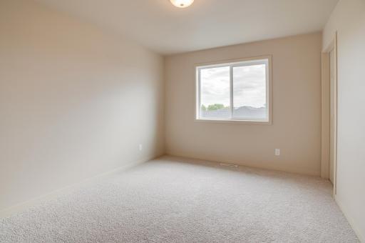 2534 Golden Lane S, Fargo, ND 58104