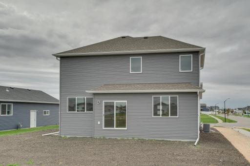 2534 Golden Lane S, Fargo, ND 58104