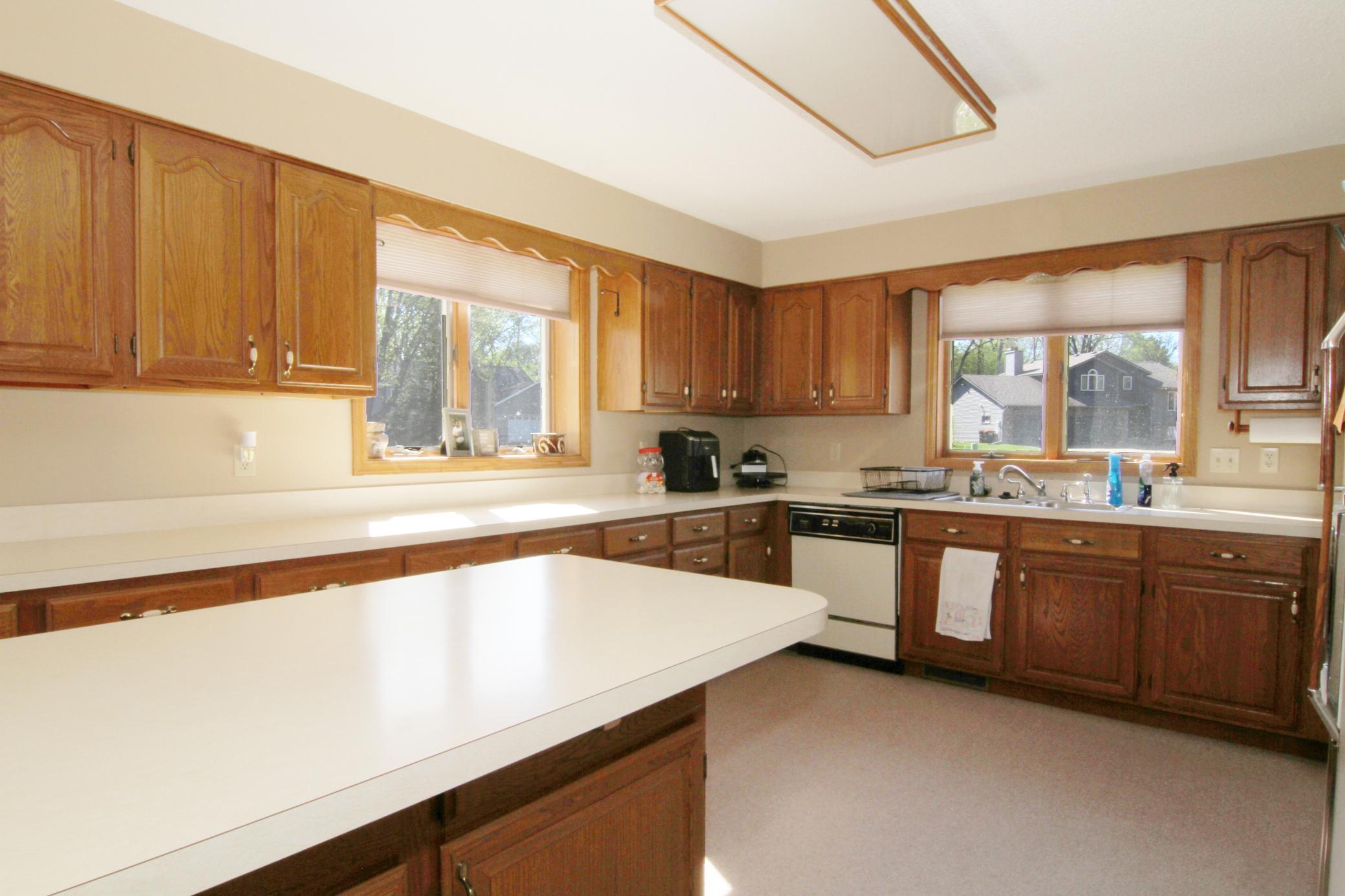 downstairs kitchen 1.jpg