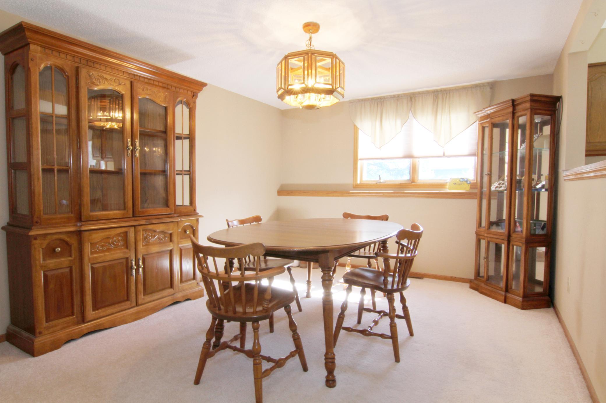 downstairs dining room 1.jpg