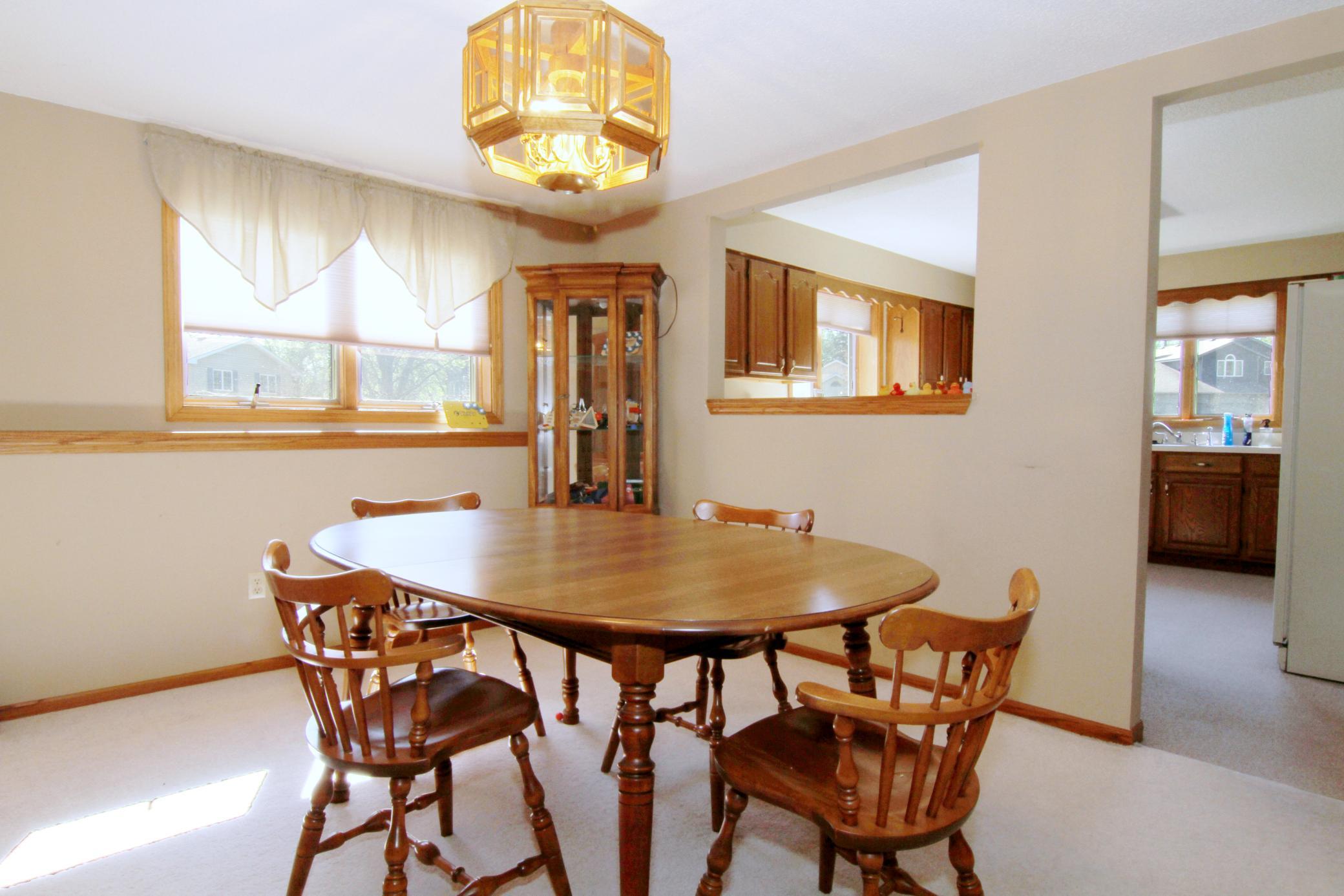 downstairs dining room 2.jpg