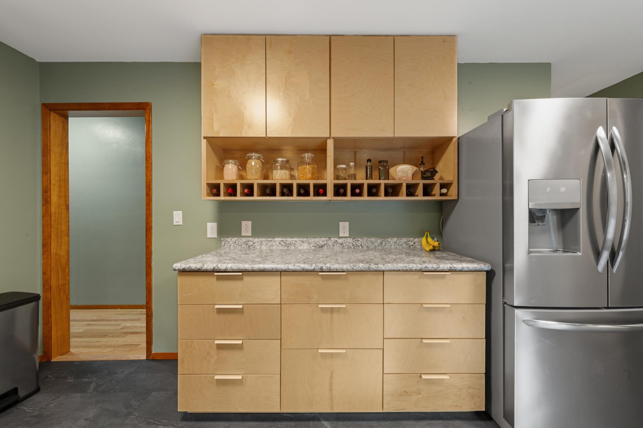 22 kitchen.jpg