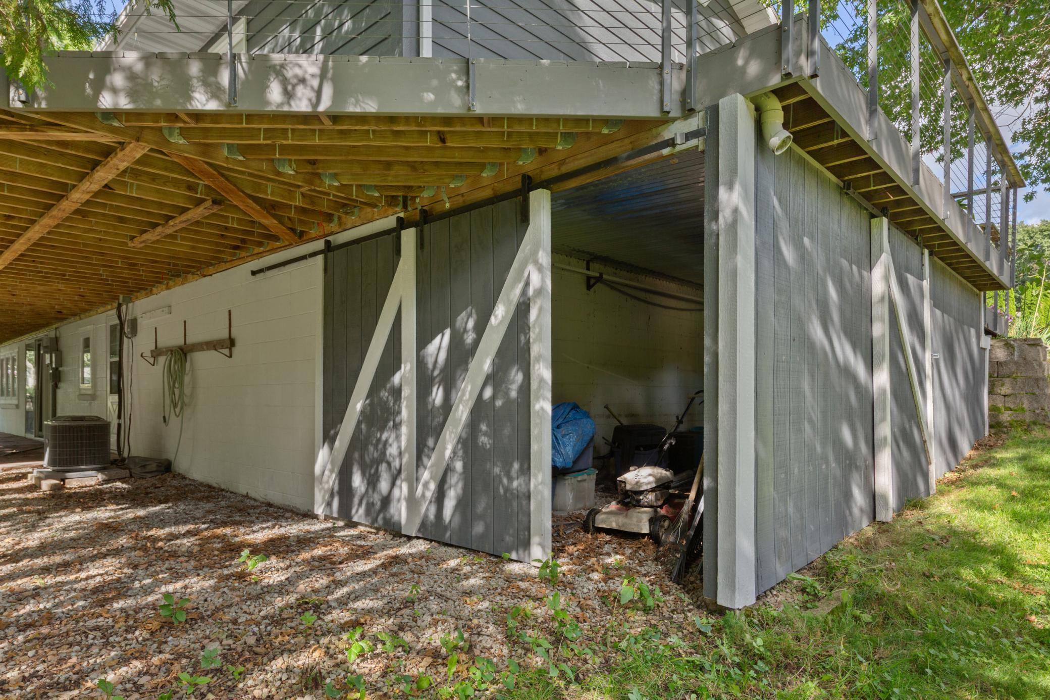 15 shed.jpg