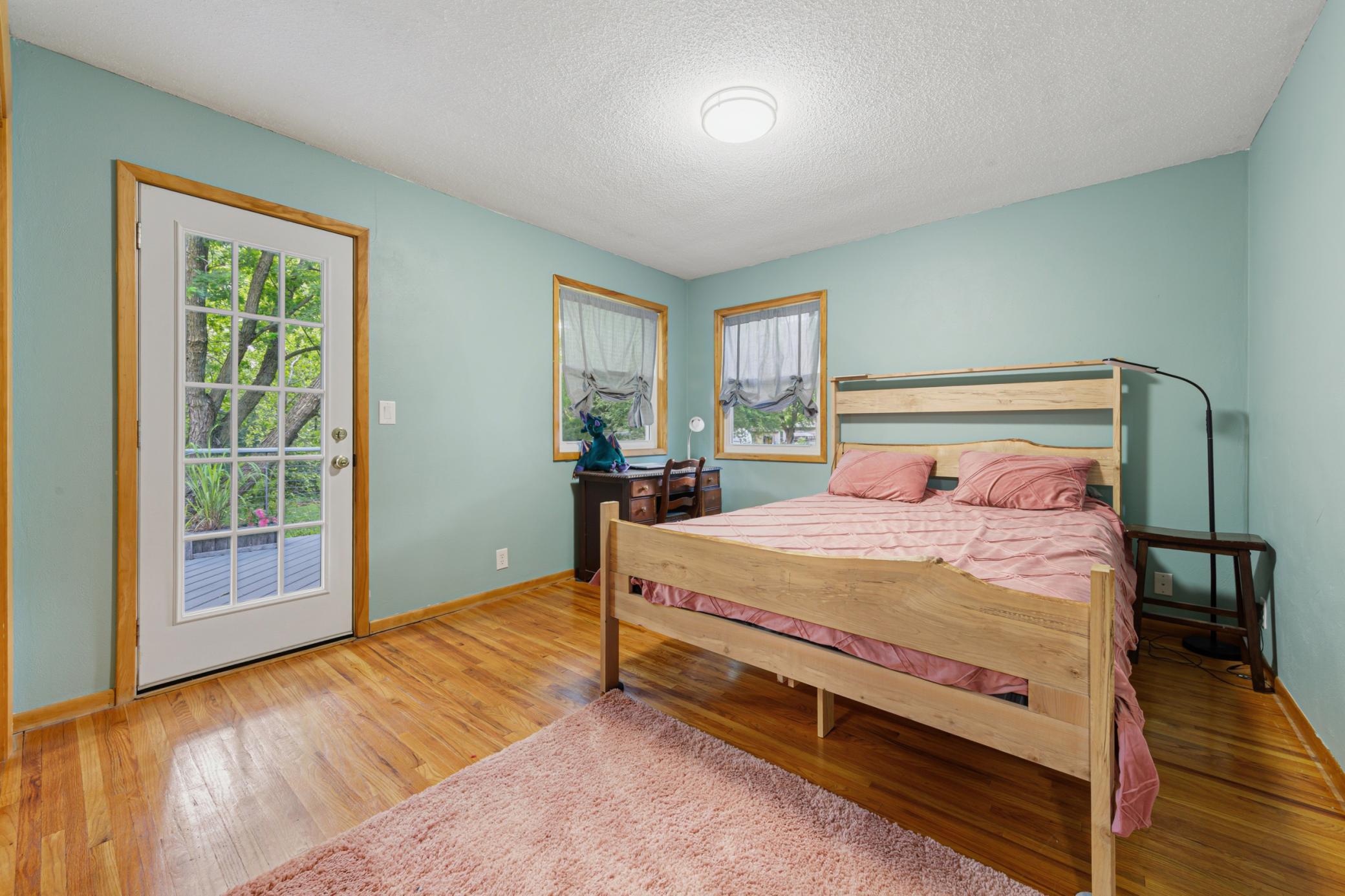 27 main bedroom.jpg