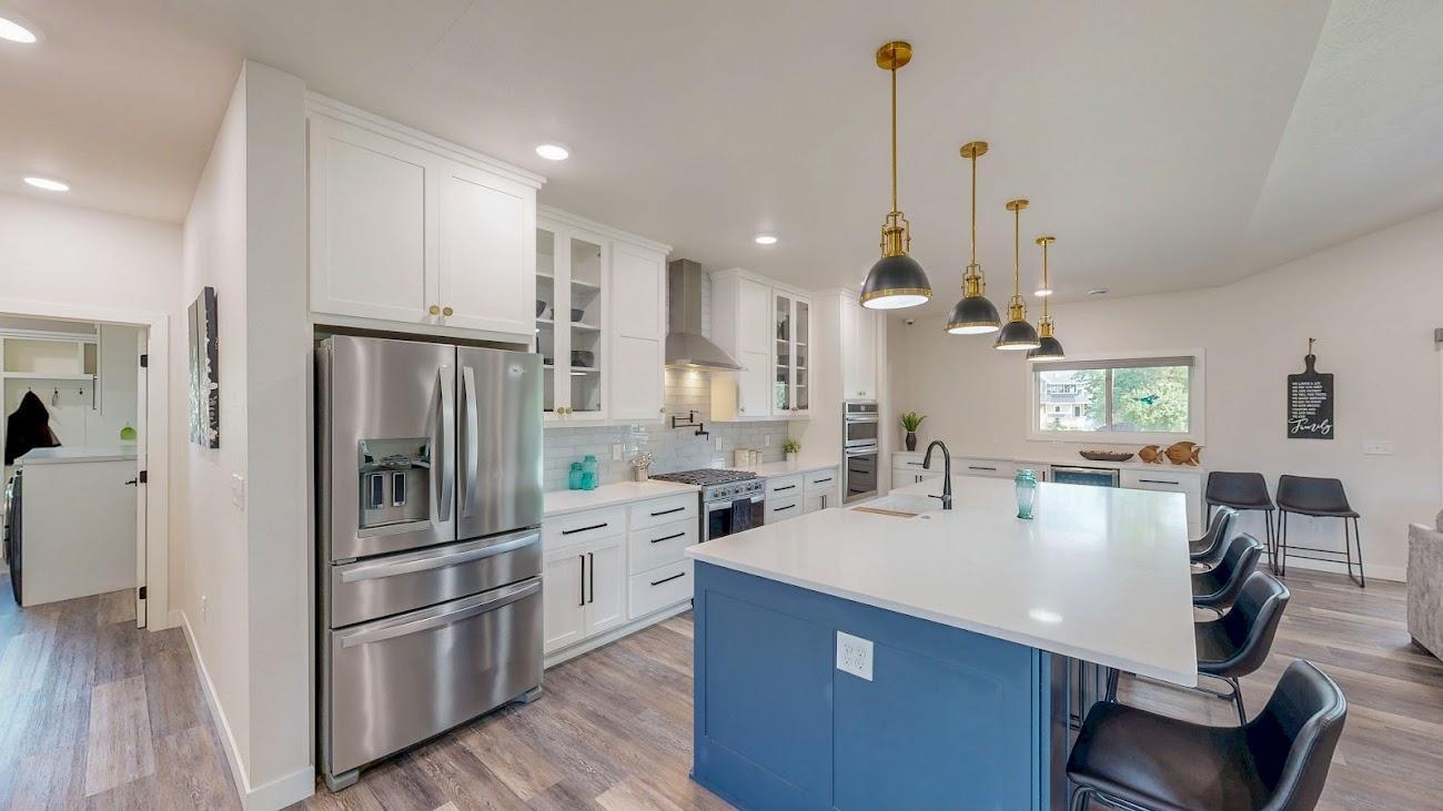 Kitchen 2.jpg