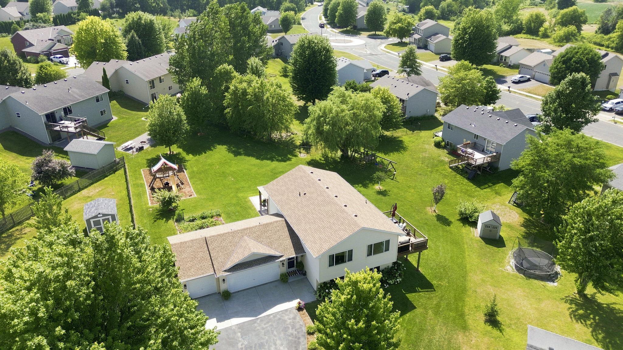 Nestled on a Cul-De-Sac