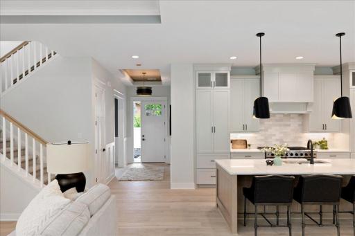 The 10' ceilings throughout the main level add awesome height to the space!