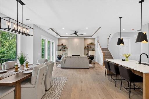 The 10 foot ceilings throughout the main level adds awesome height to every room!