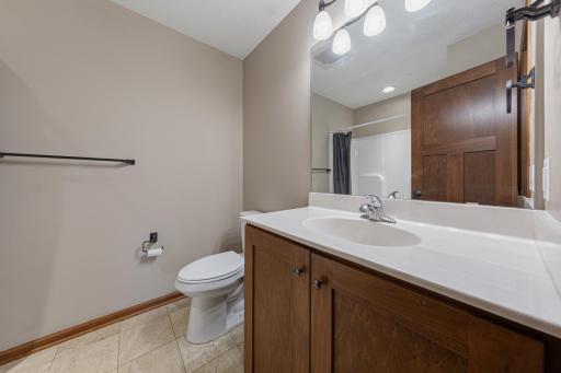 21 bathroom.jpg