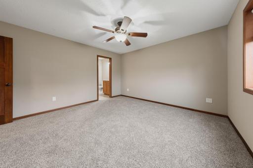 28 main bedroom.jpg