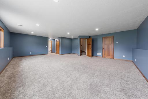 33 family room_lower.jpg