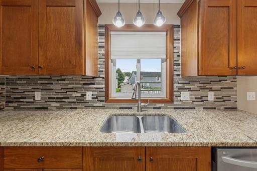 19 kitchen.jpg