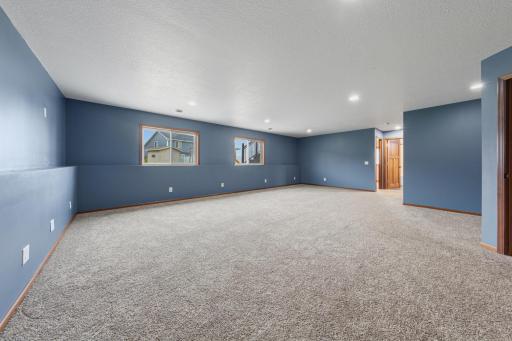 32 family room_lower.jpg