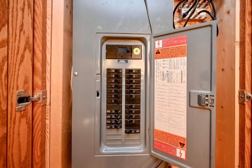 27 Electrical Panel.jpg
