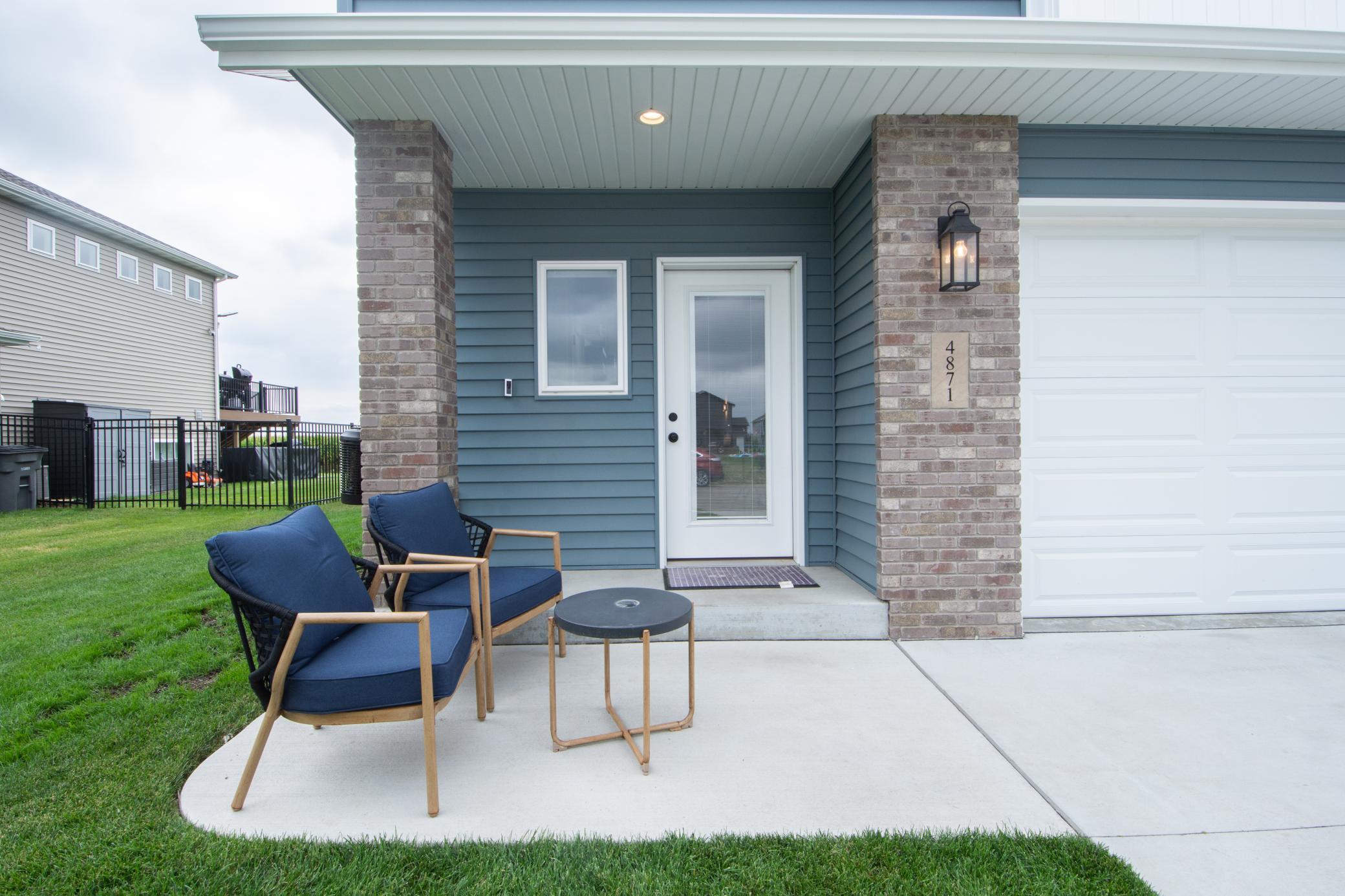 Front Sitting area