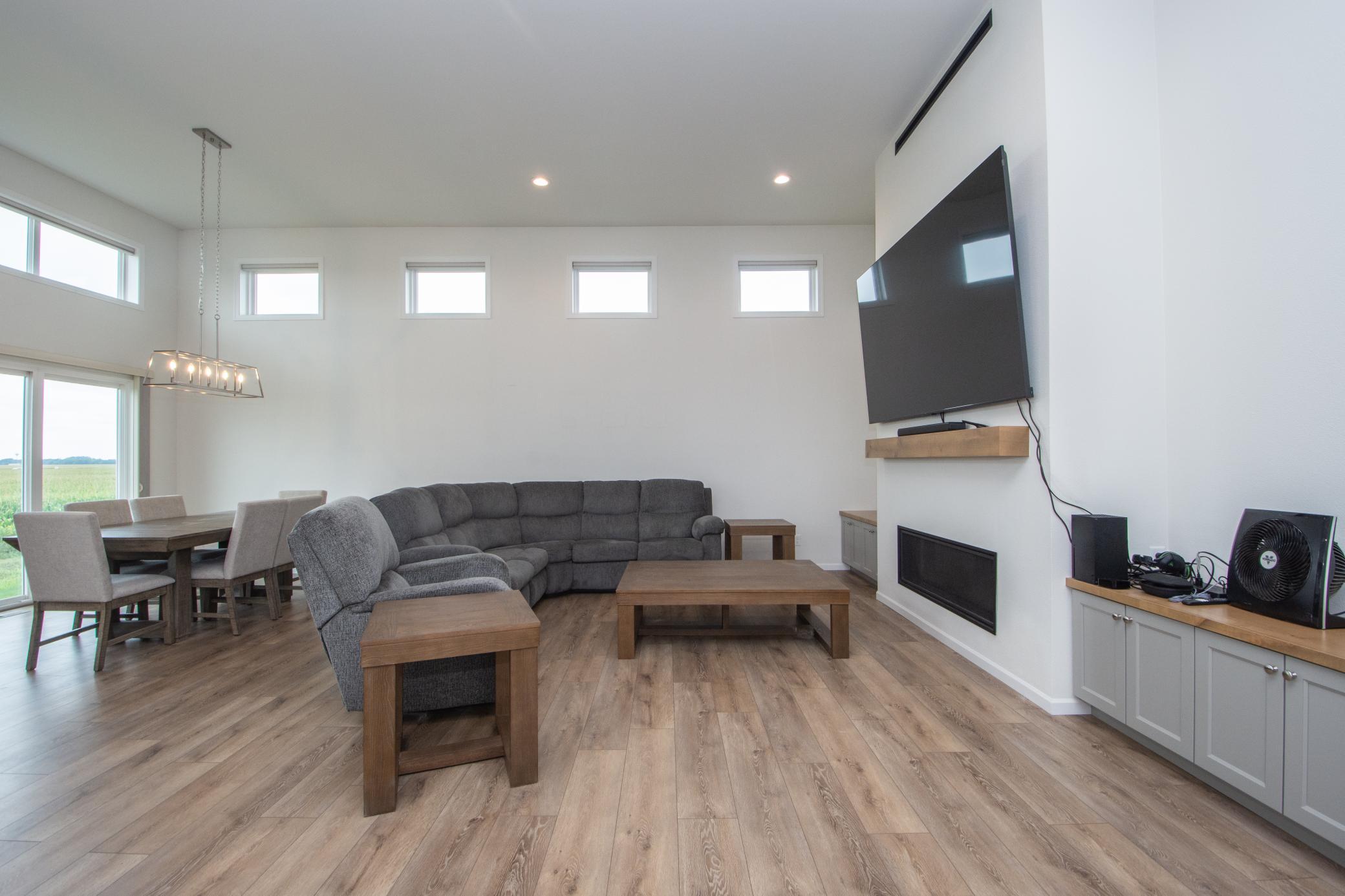 Living room w/ Fireplace