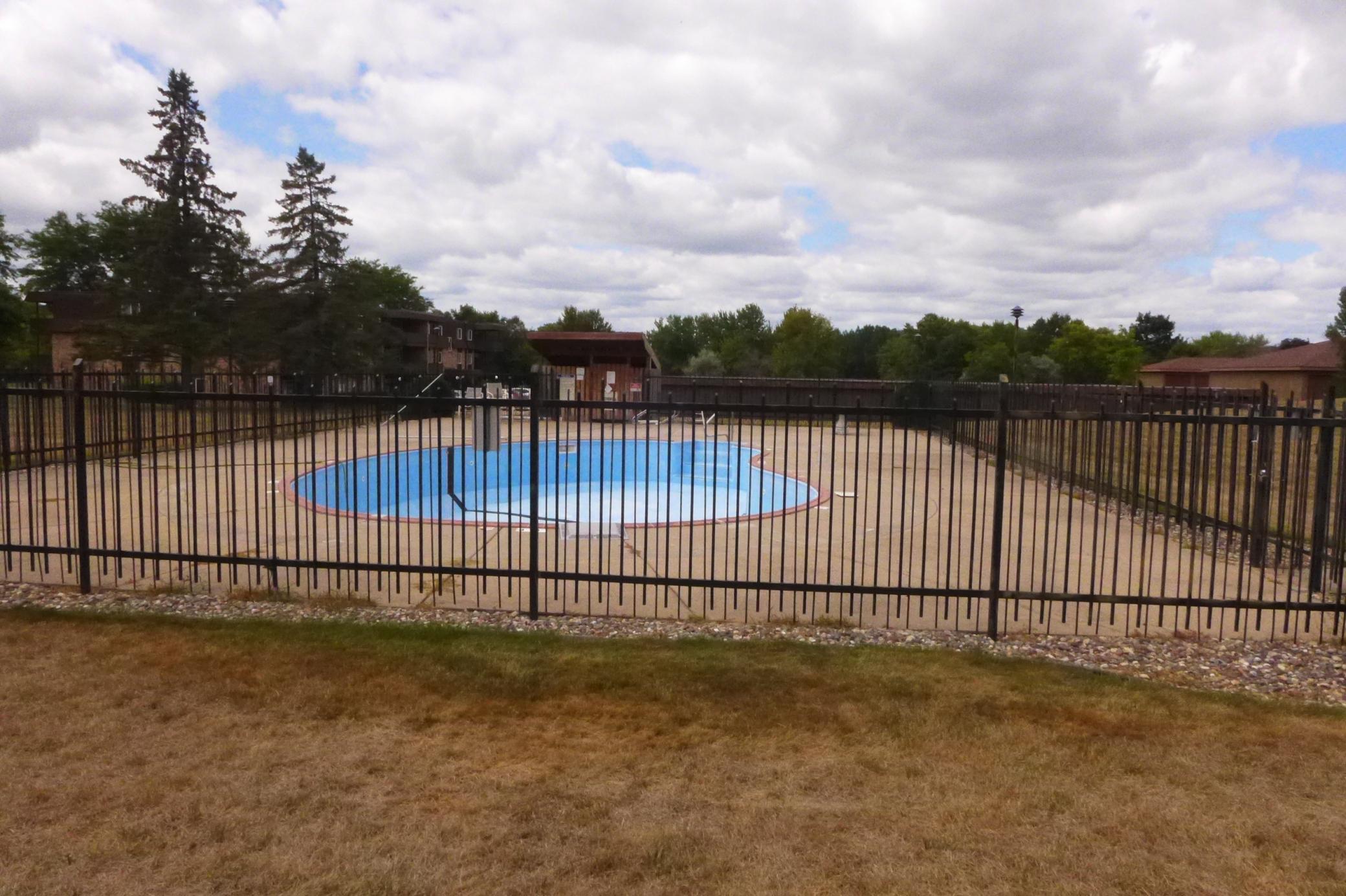 Fenced Underground Heated Pool - Shared amenity