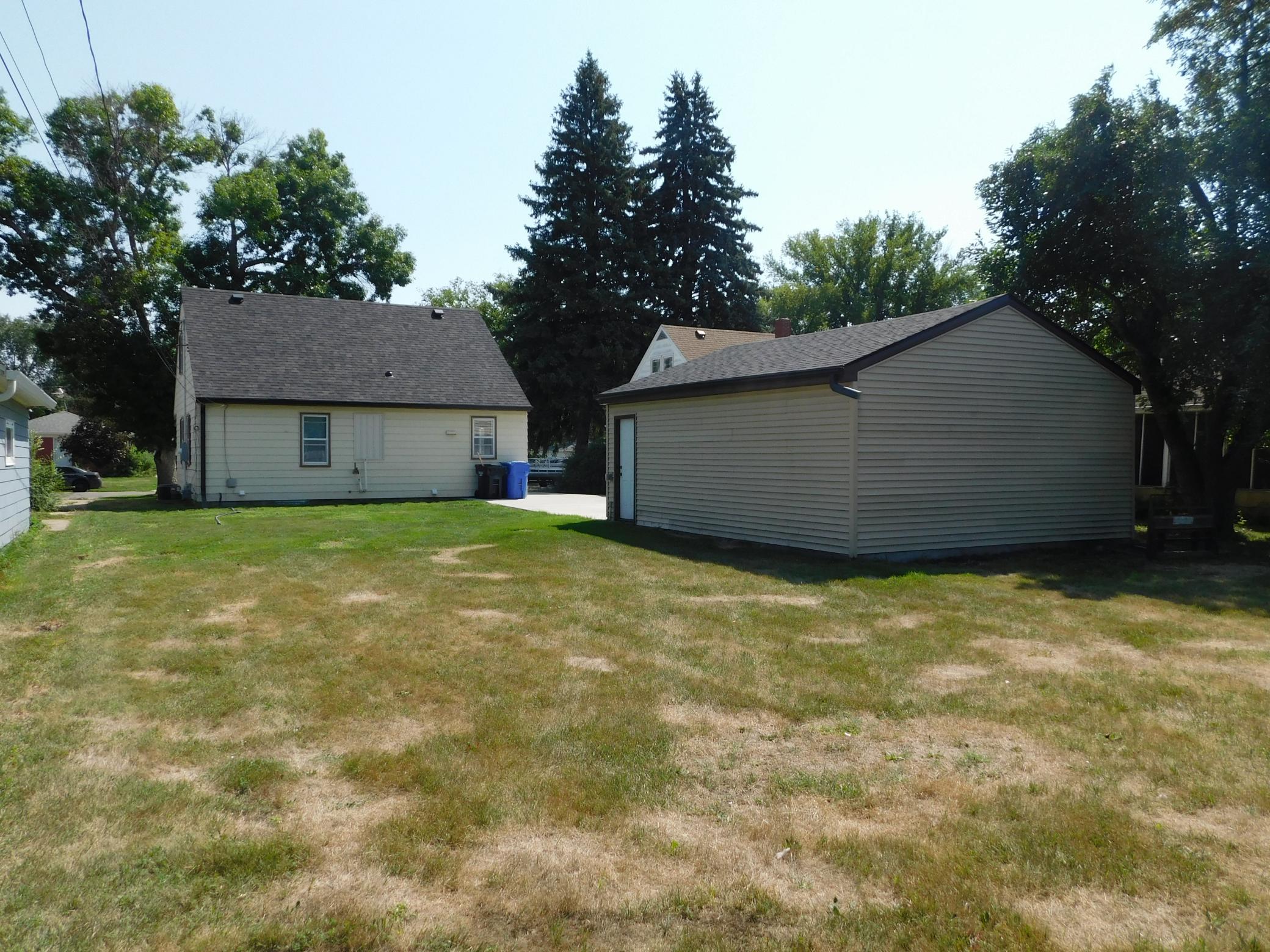 spacious yard