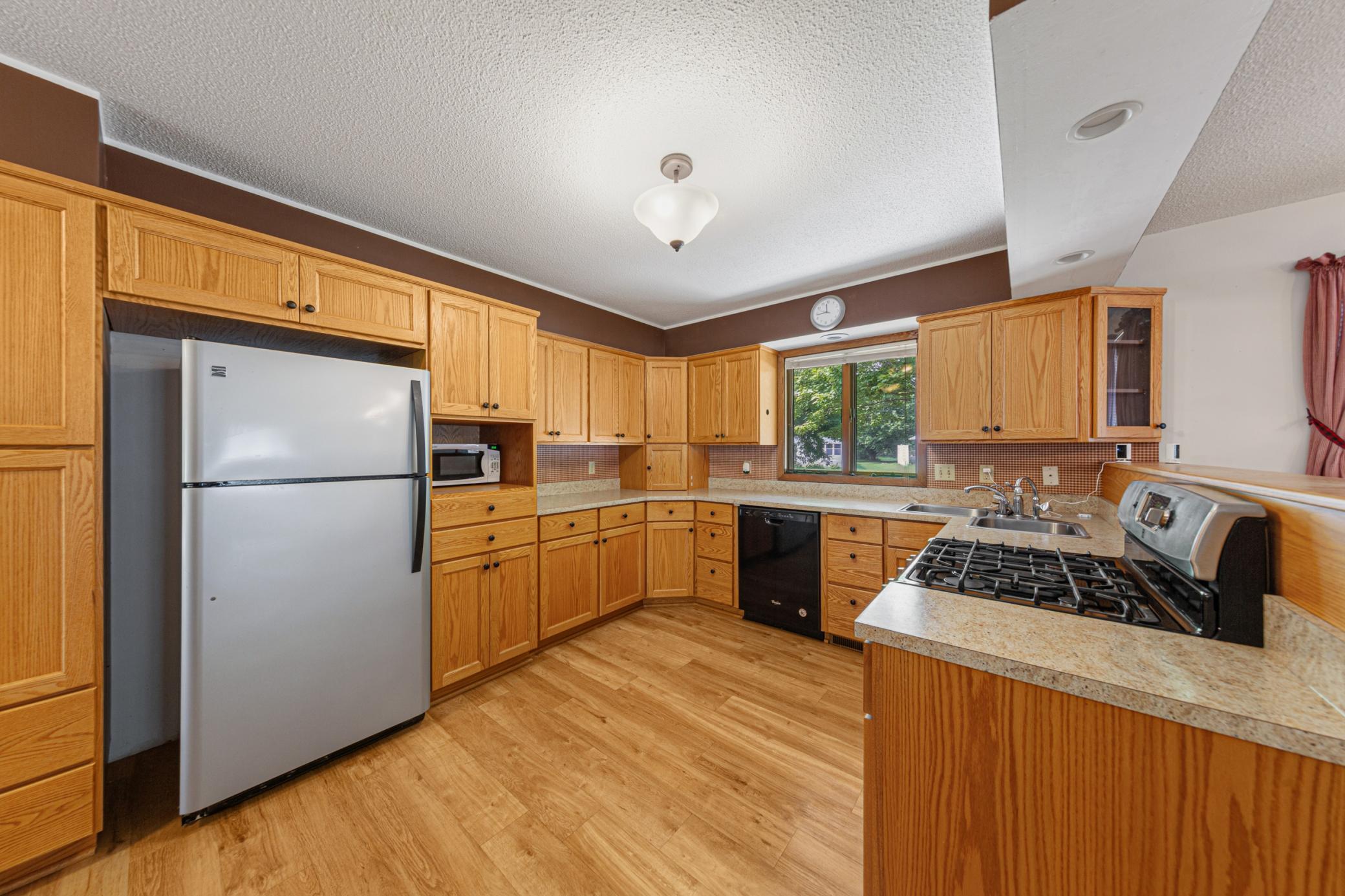 22_19 kitchen.jpg