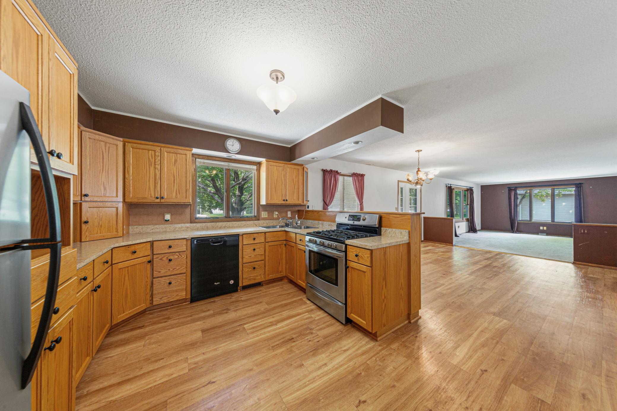 24_21 kitchen.jpg