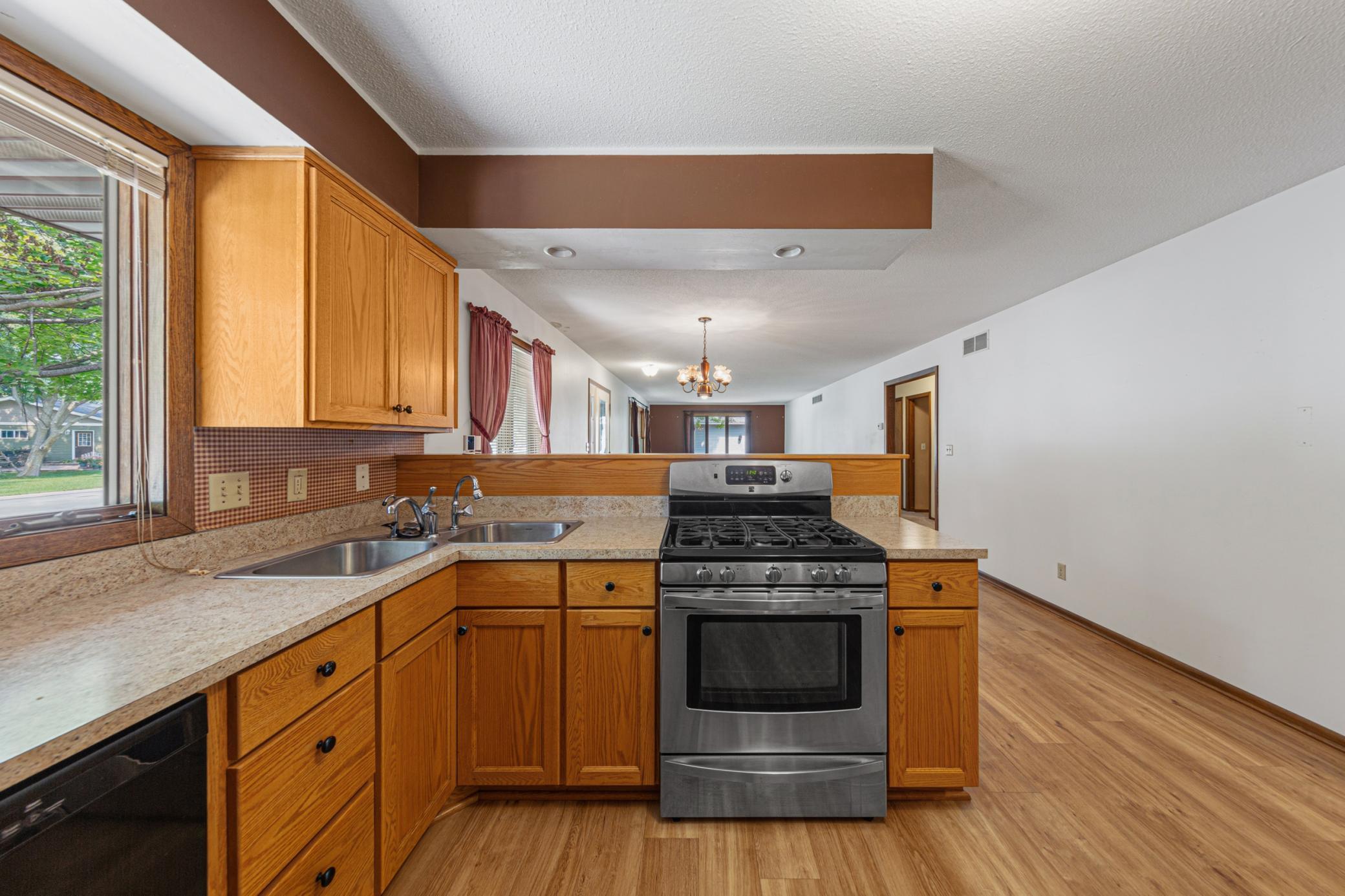 25_22 kitchen.jpg