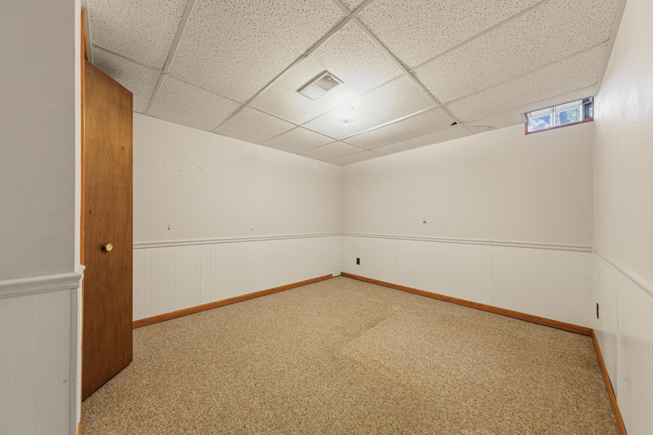 45_39 bonus room_lower.jpg
