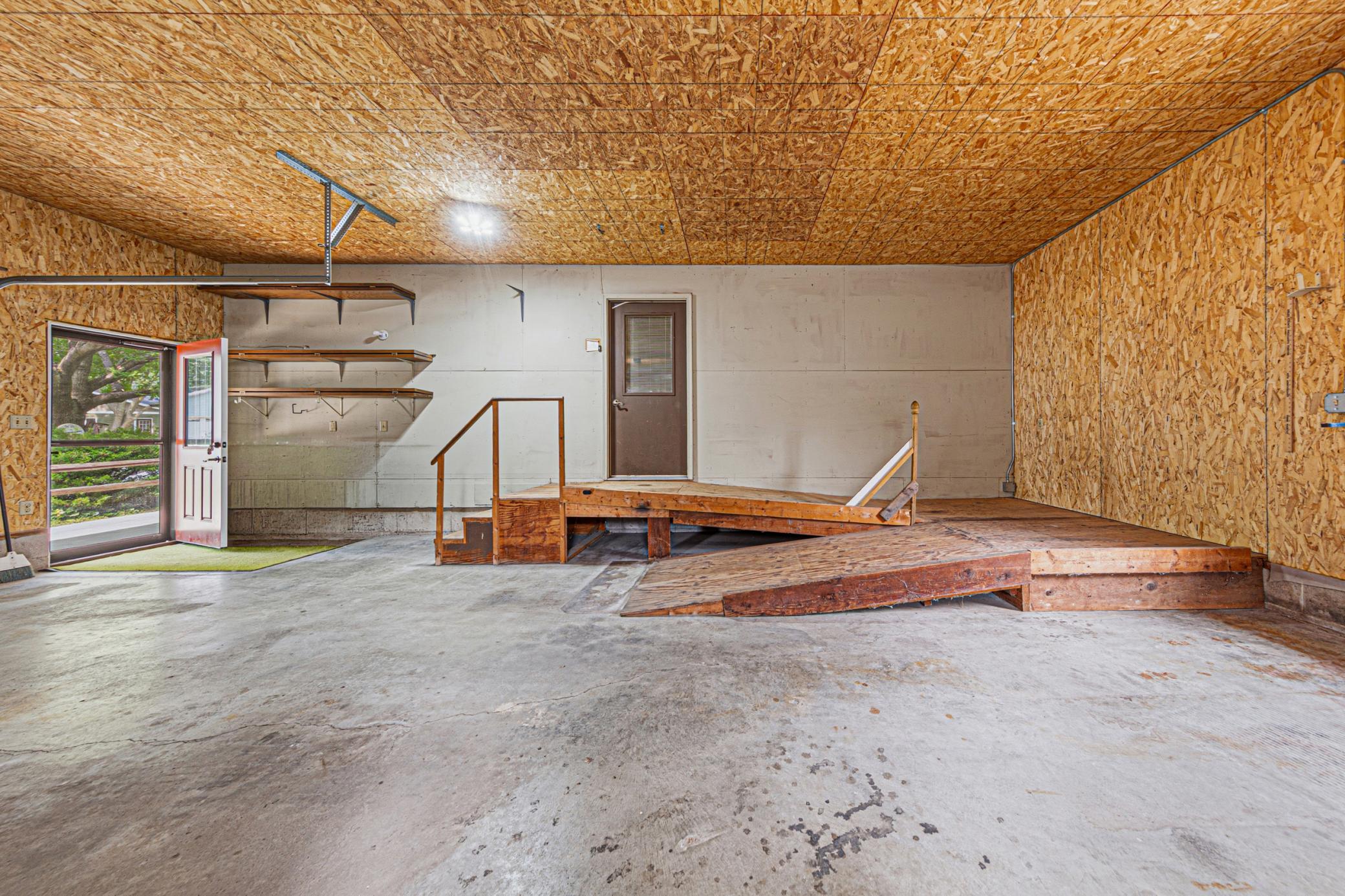 50_44 garage.jpg