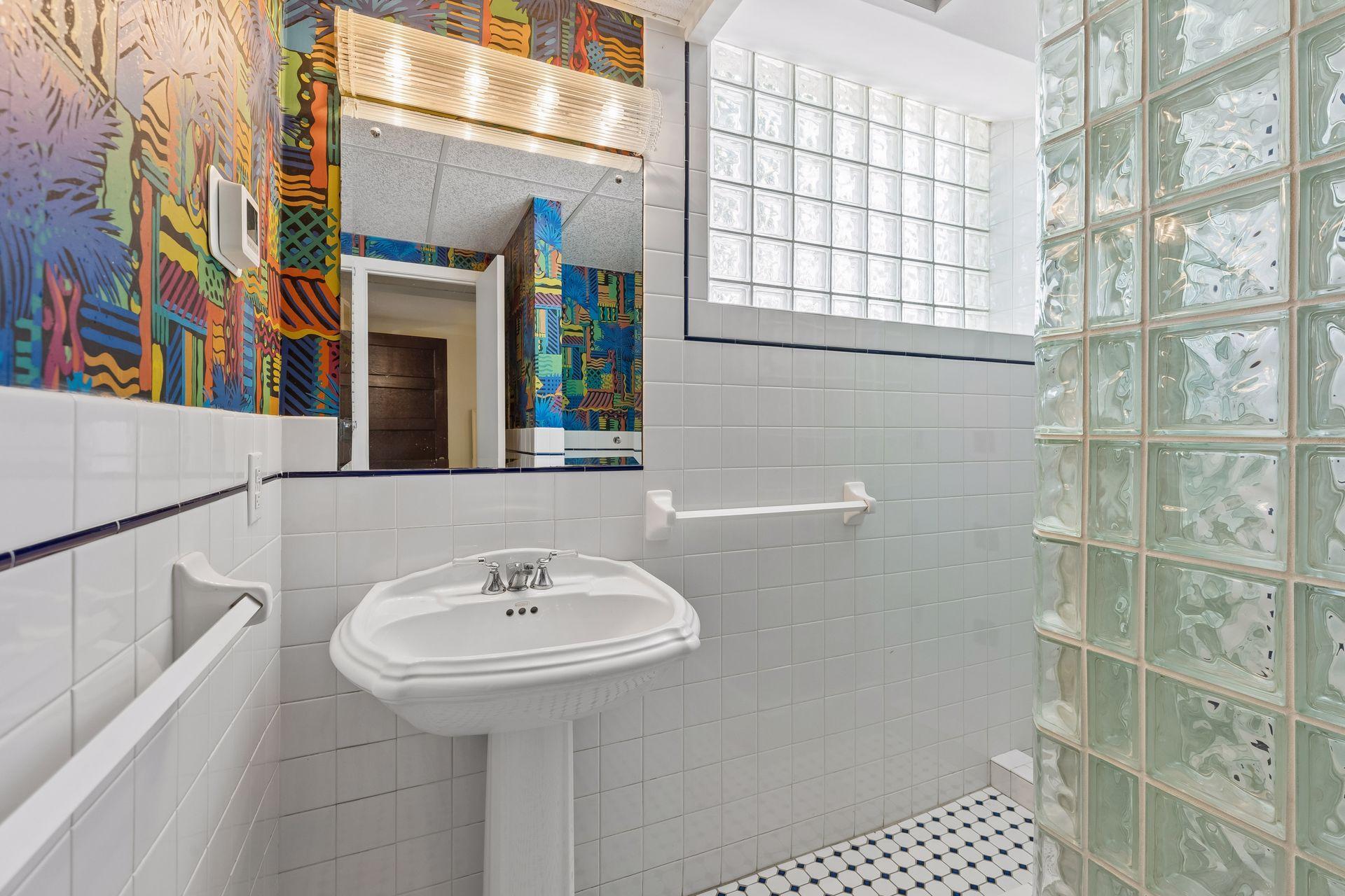 lower level 3/4 bath
