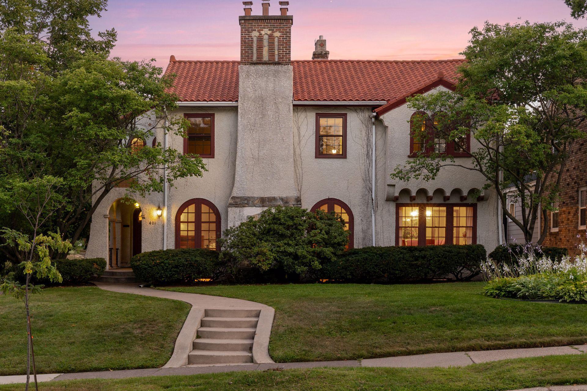 Property photo for 401 W Minnehaha Parkway, Minneapolis, MN 55419