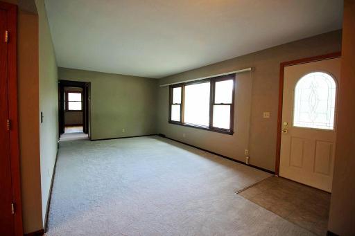 Main Floor LR (hardwood oak floors below)