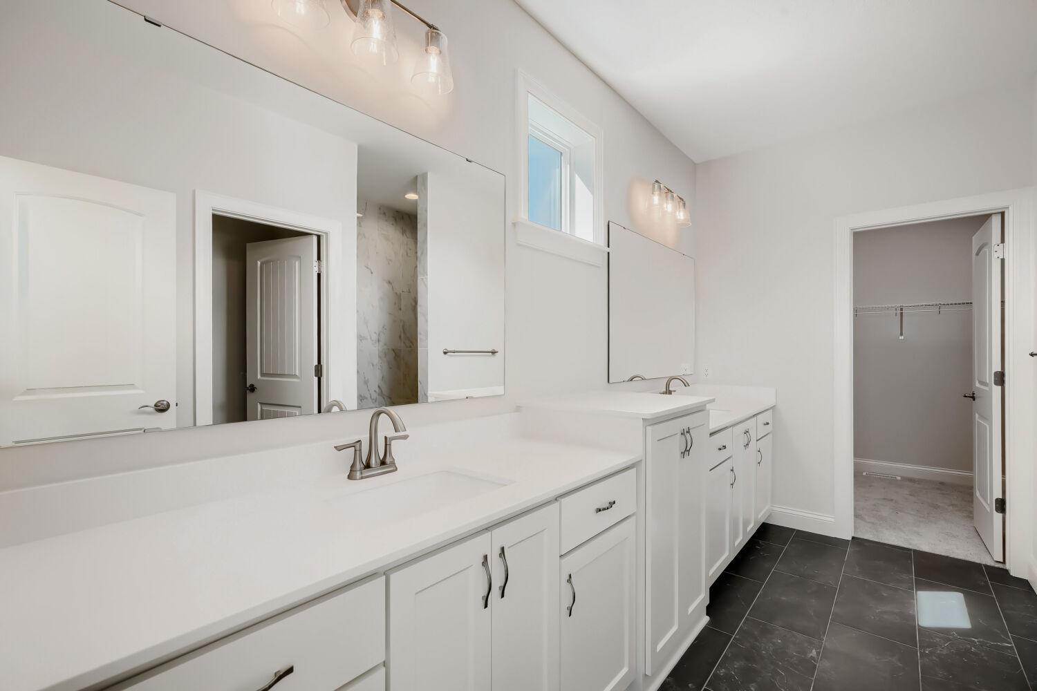 1130 136th St E - Web Quality - 019 - 19 Primary Bathroom.jpg
