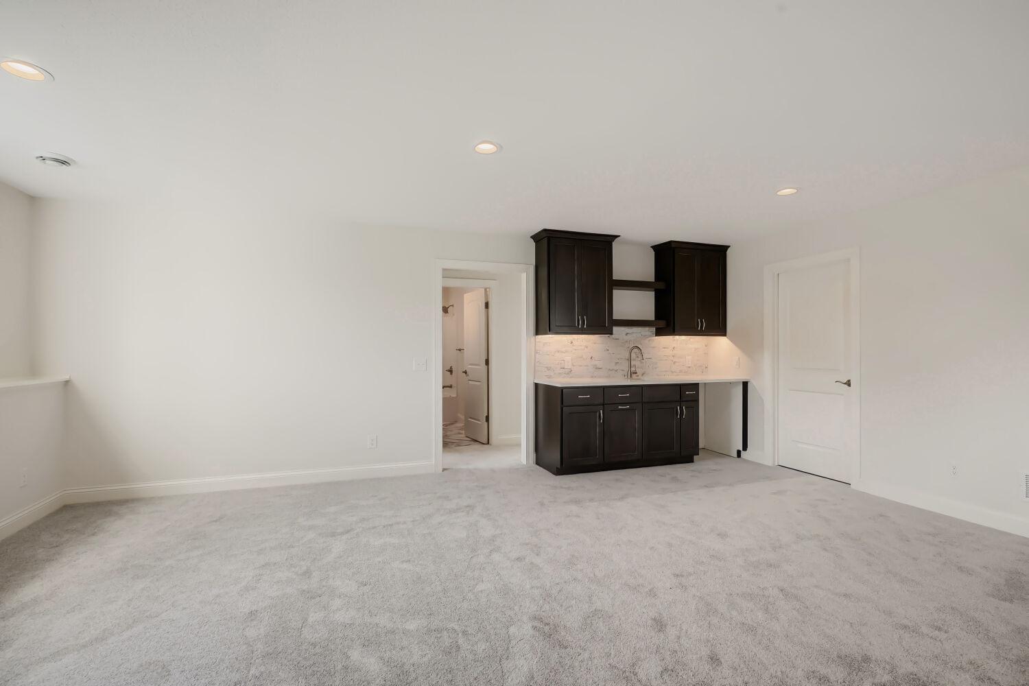 1130 136th St E - Web Quality - 015 - 15 Family Room.jpg