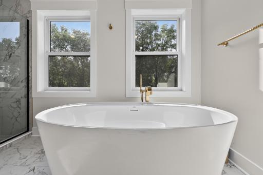 21_10489_Barnes_Way_E-Bathroom-2598.jpg