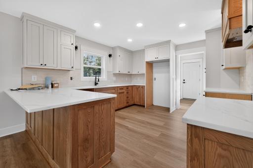 09_10489_Barnes_Way_E-Kitchen-2608.jpg