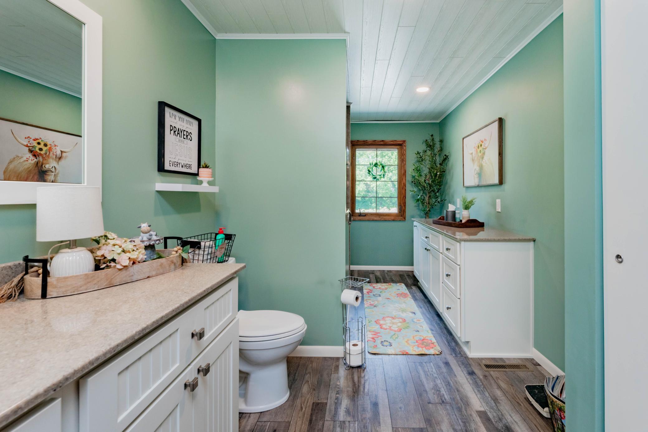 Bathroom West