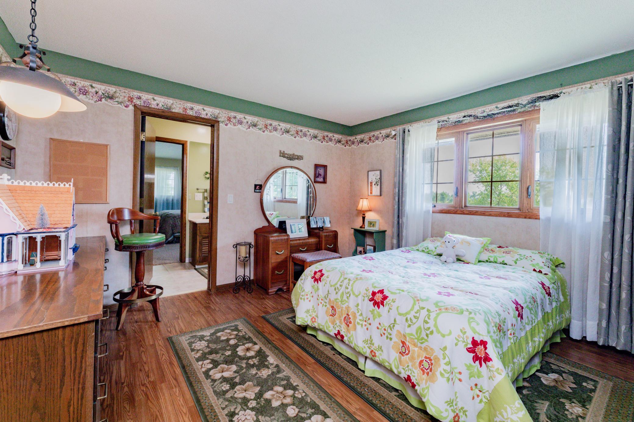 Bedroom 1.jpg