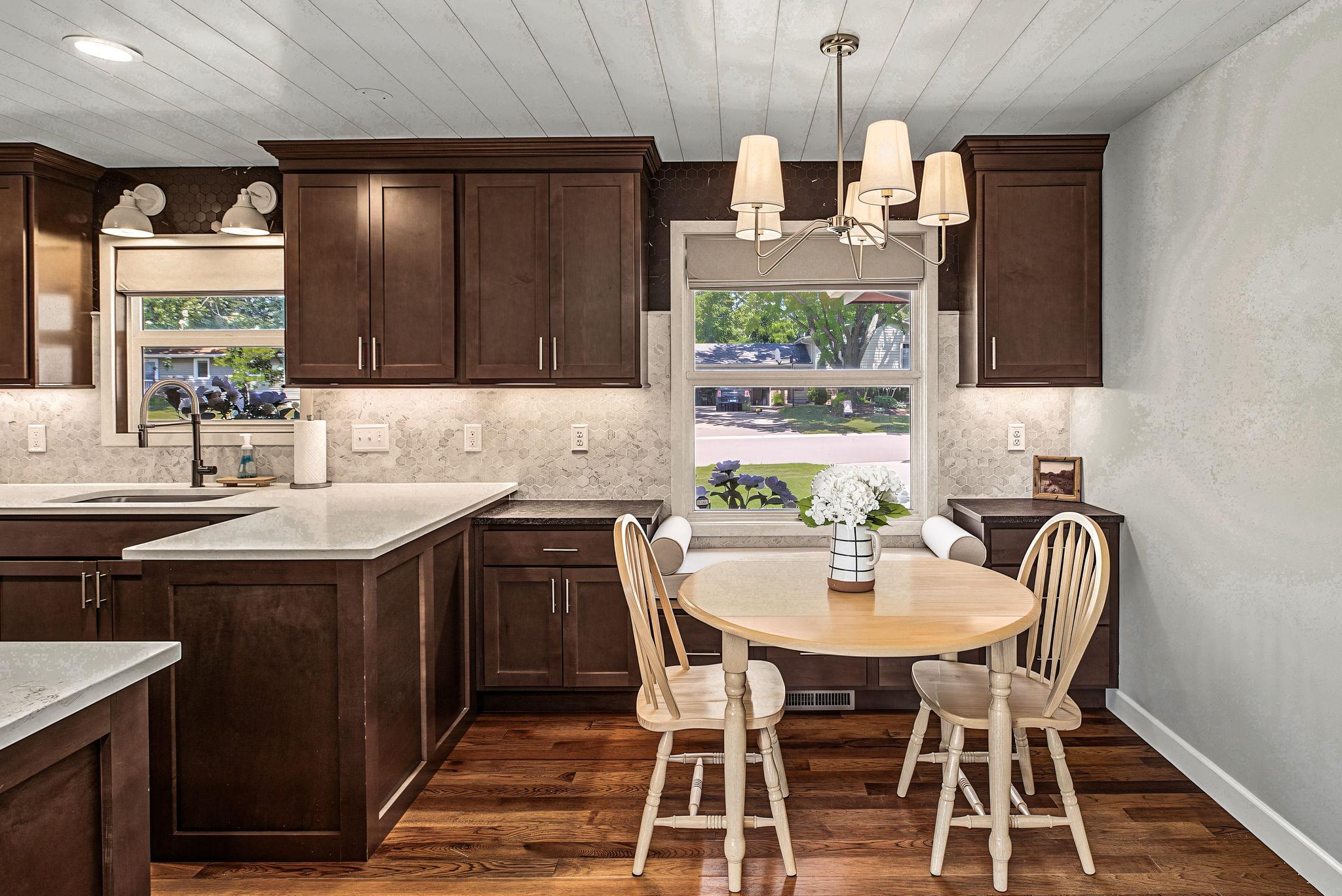 Eat-in kitchen