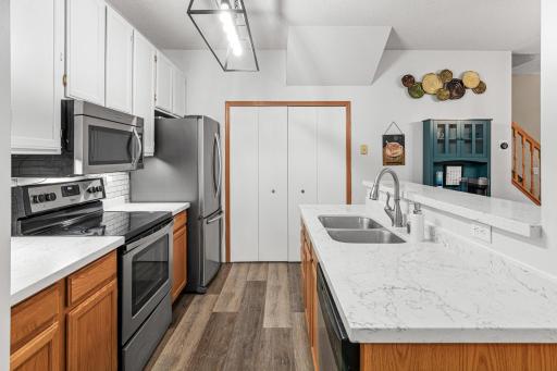 13582 Carmody Dr, Eden Prairie, MN-11.jpg