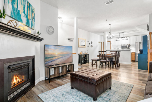 FAMILY ROOM WITH GAS FIREPLACE