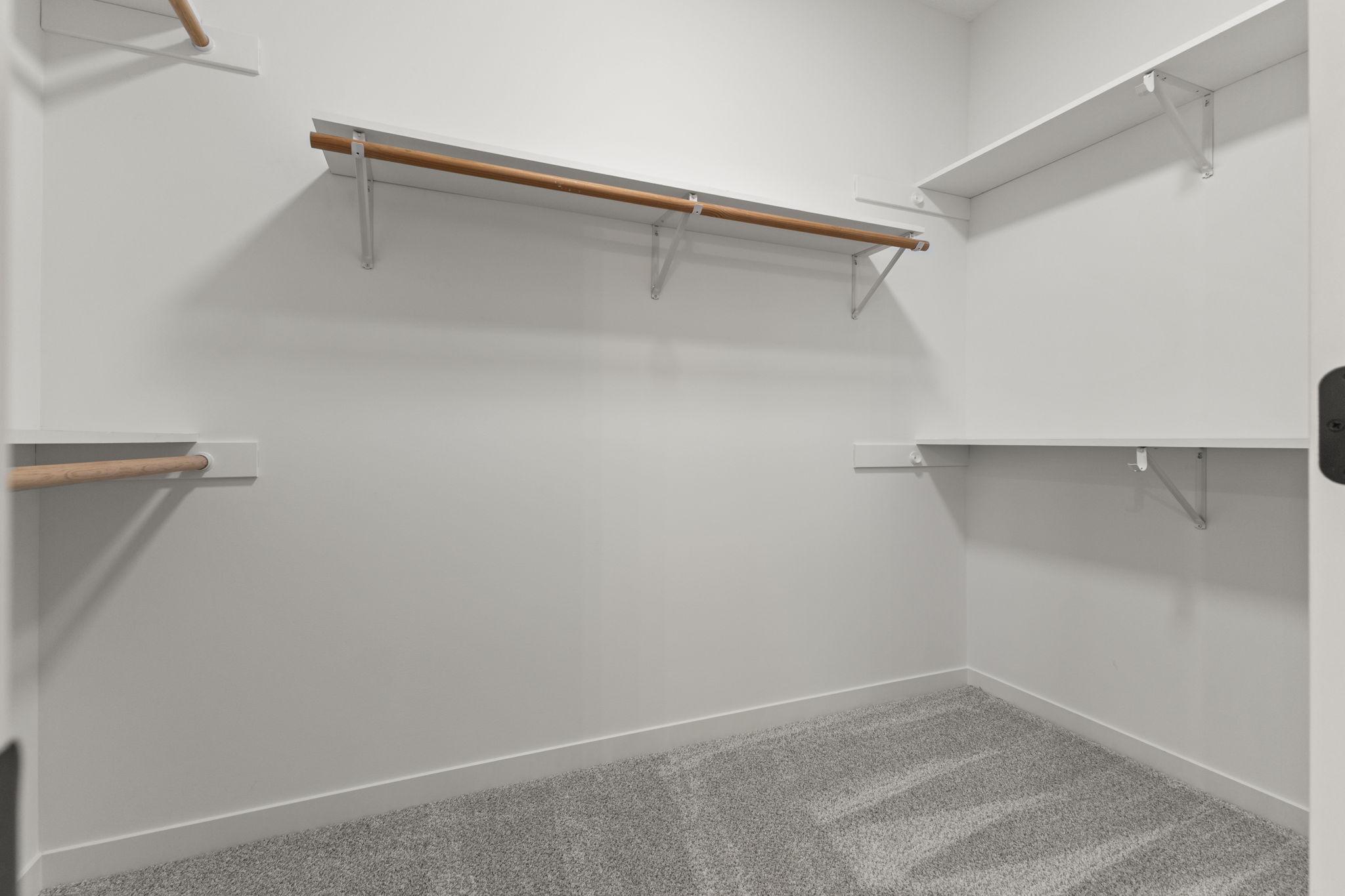 Walk-in Closet