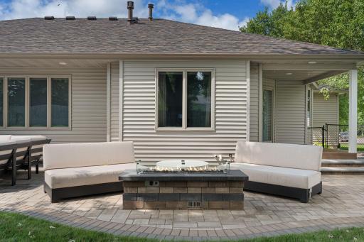 659 Crestview Lane, Owatonna, MN 55060