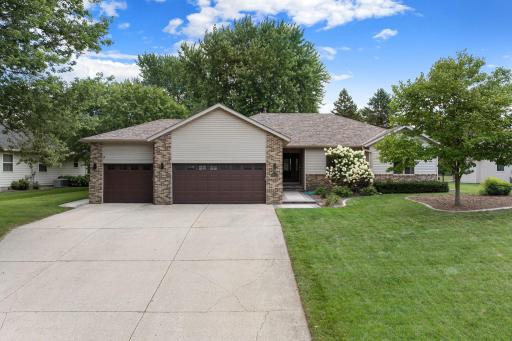 659 Crestview Lane, Owatonna, MN 55060
