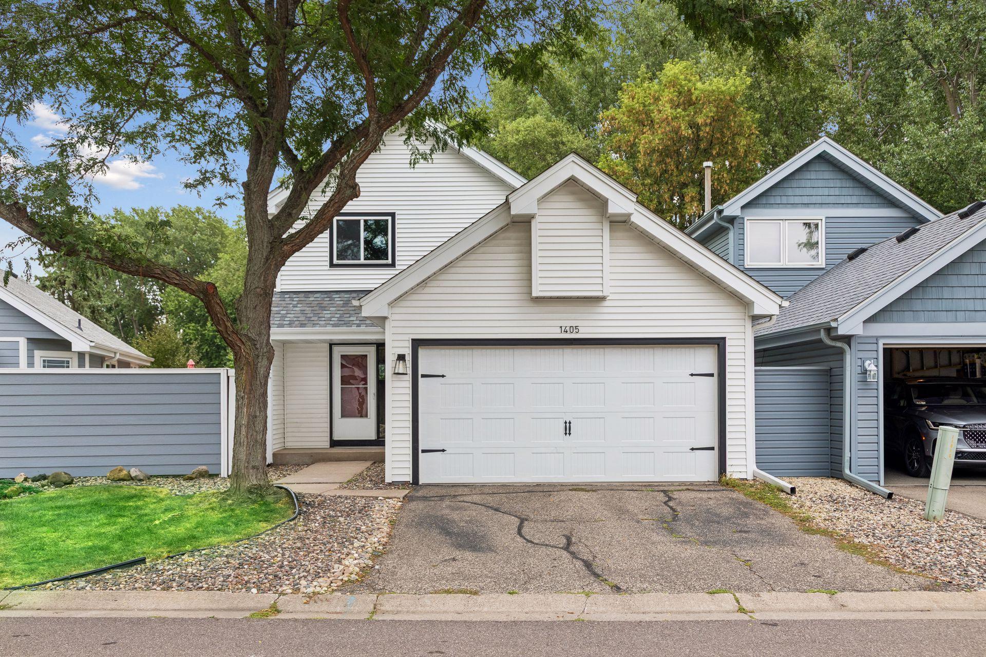 Welcome to 1405 Granada Trl! This move in ready detached town home will not disappoint.