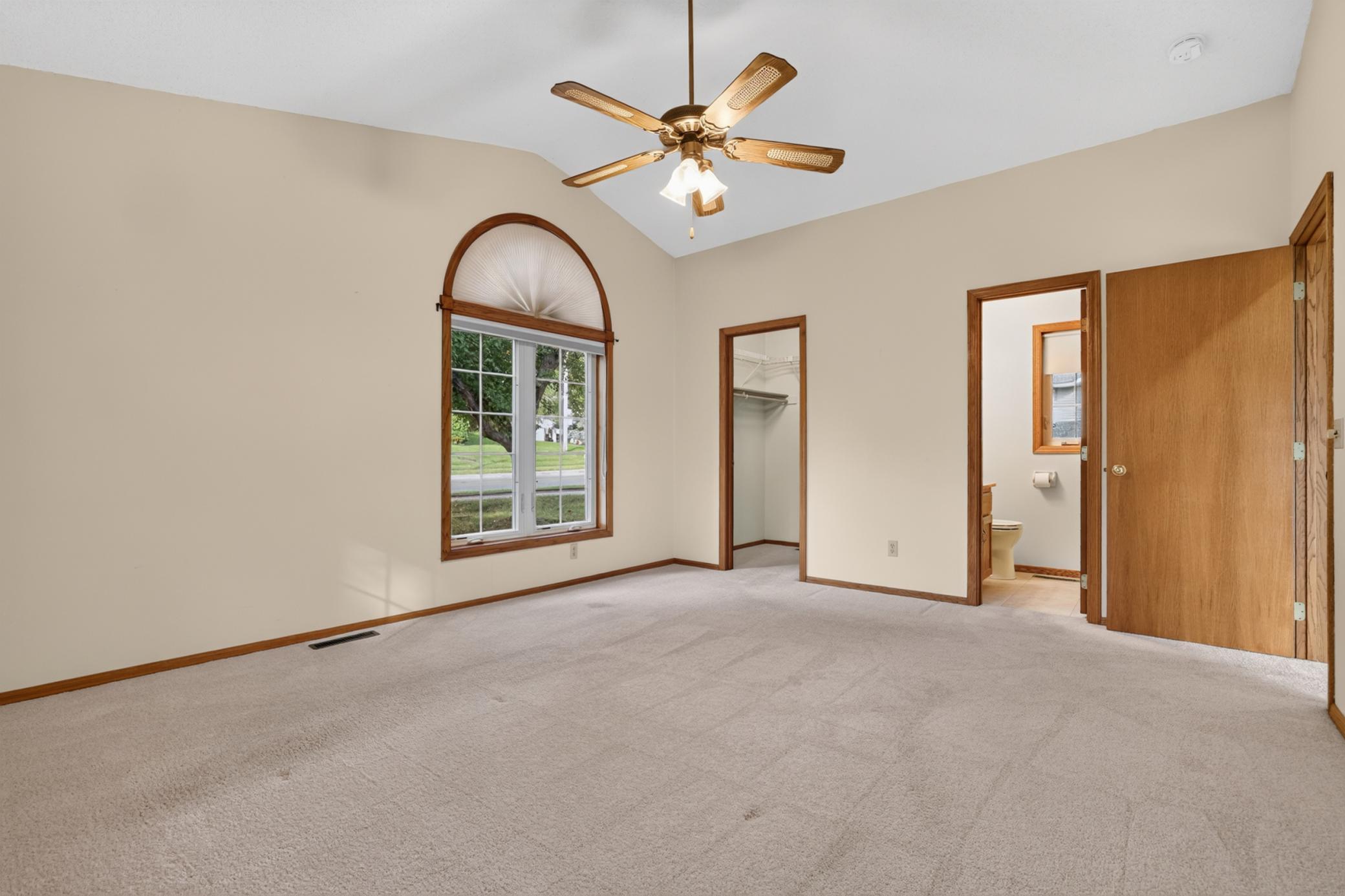 Primary Suite/Main Floor