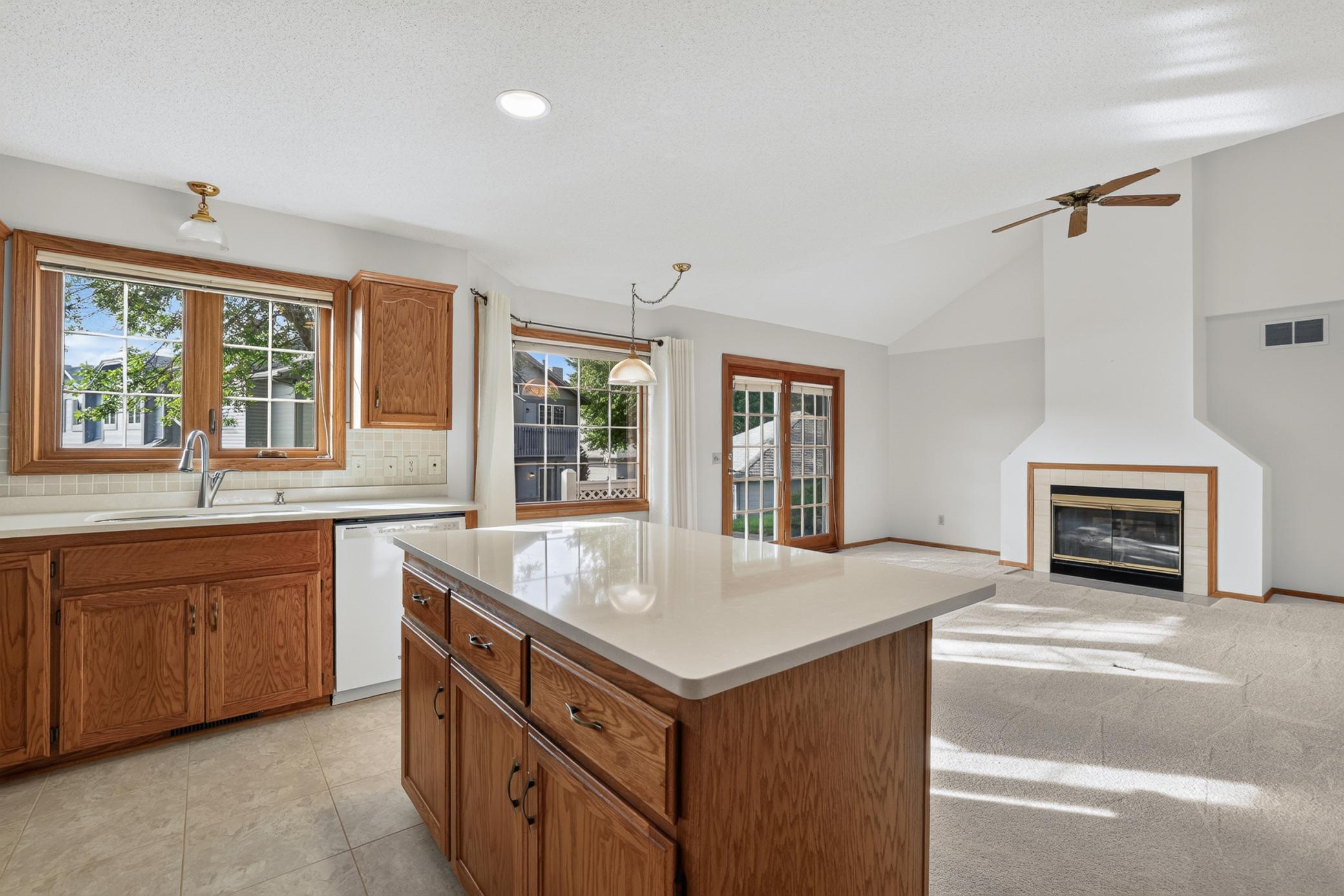 Center Island/Grt Rm