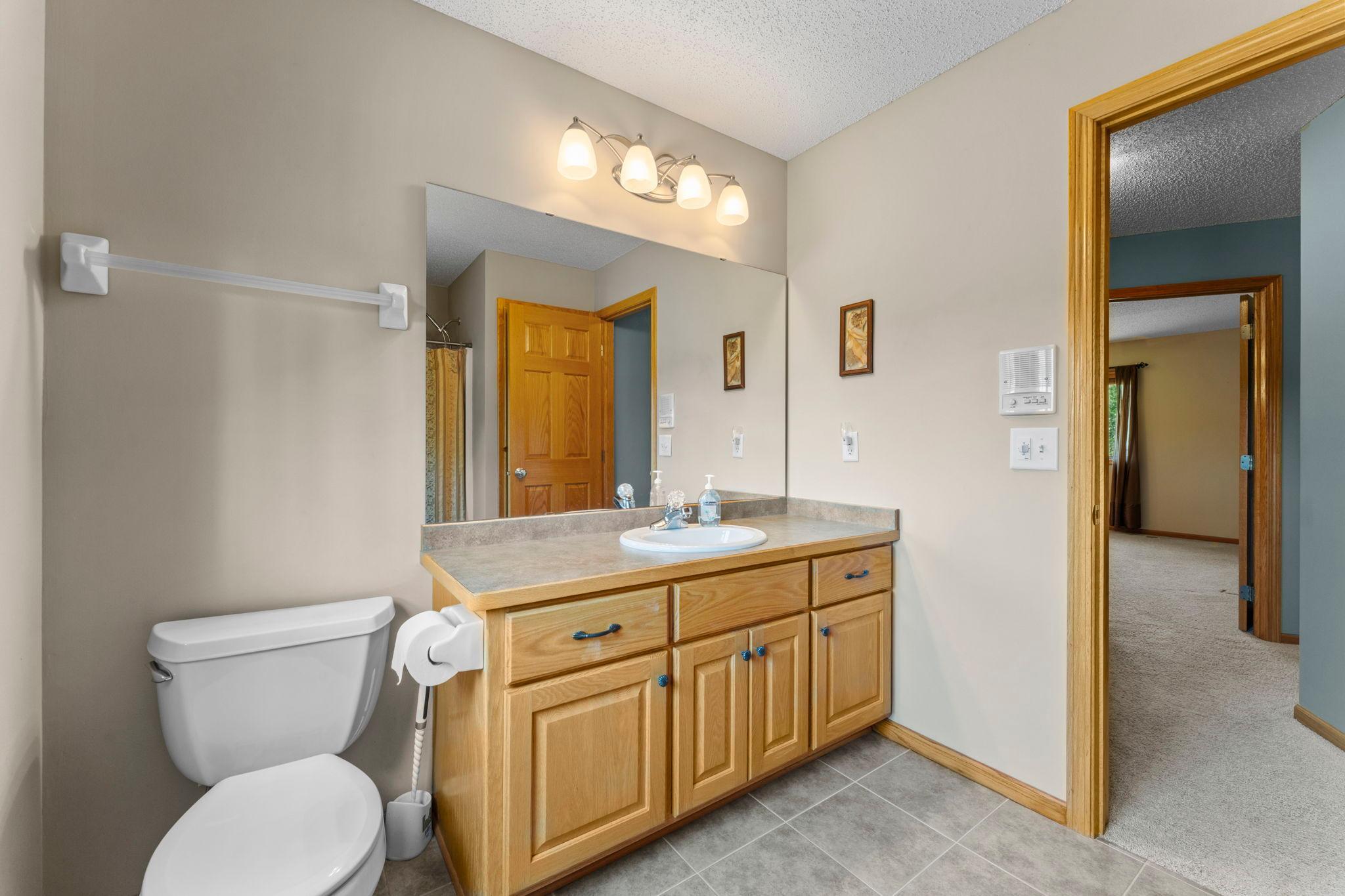 135-web-or-mls-40617 Lowden Ave-588 (76).jpg